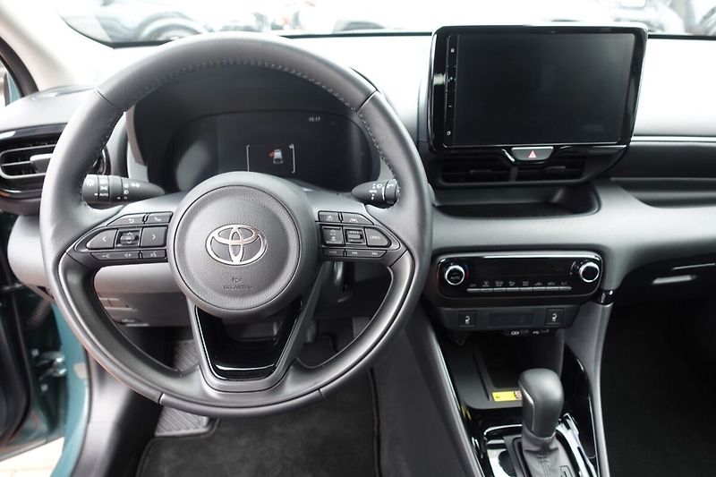 Toyota Yaris 1,5 HEV Style - fotka 15 z 32