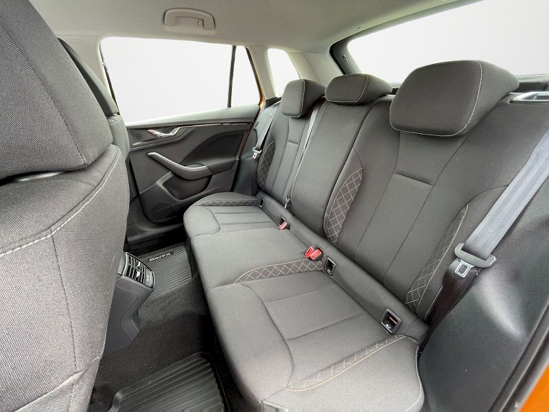 Škoda Kamiq (2024) 1.0 TSI 81 kW Fresh edice - fotka 23 z 33