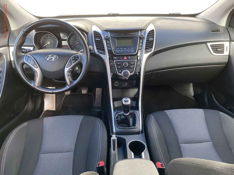 Hyundai i30 (2017) 1.6GDi, ČR, AC, temp - fotka 8 z 16