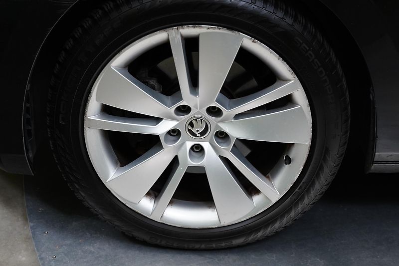 Škoda Superb - fotka 10 z 29