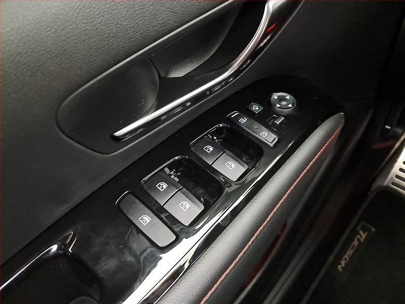 Hyundai Tucson (2023) N-Line 1.6 T-GDI 48V MHEV - fotka 18 z 18