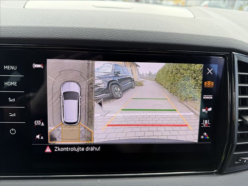 Škoda Karoq 2.0 TDI Sportline Virtual/Full - fotka 13 z 21