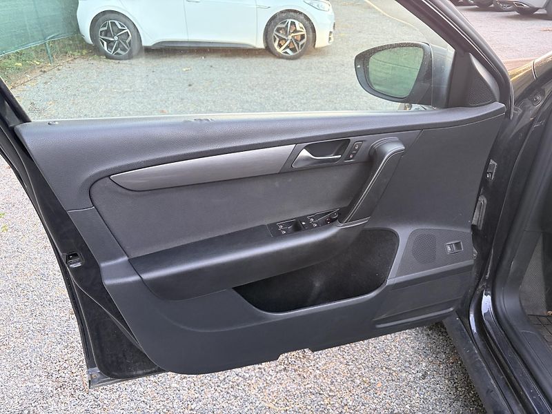 Volkswagen Passat 1.6TDI 77KW - fotka 5 z 36