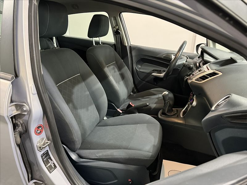 Ford Fiesta 1,2   i RS ALU VÝHŘEV NOVÁ STK - fotka 19 z 23