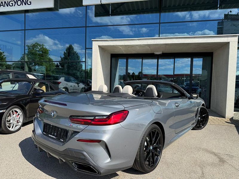 BMW Řada 8 M850i xDrive Cabrio 2025/09 - fotka 9 z 24