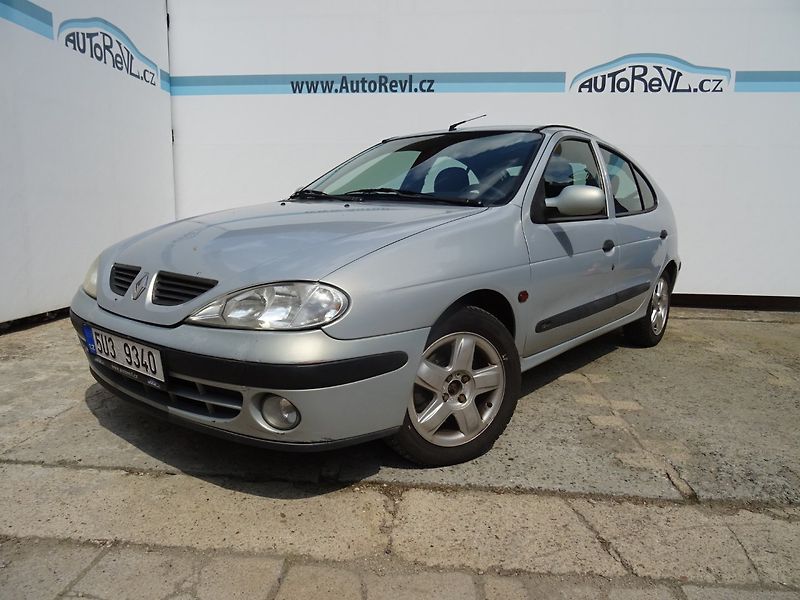 Renault Mégane (2002) 1.6i 16V,79kW,el.okna - fotka 2 z 18