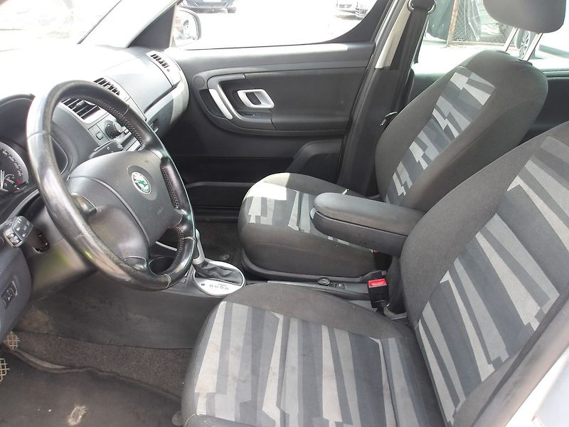 Škoda Roomster 1,6i AUTOMAT !!! - fotka 20 z 28