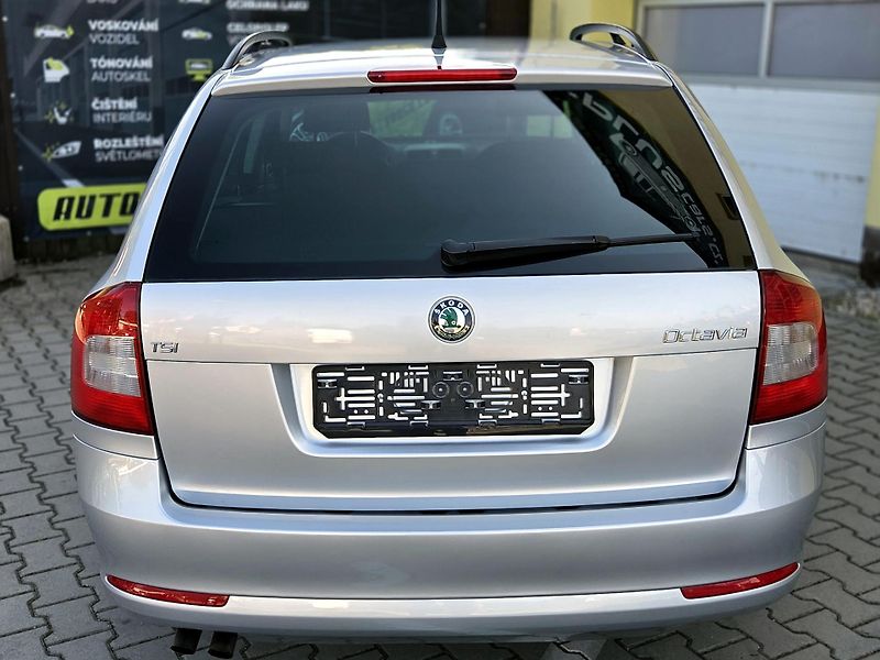 Škoda Octavia 1,4TSi 1.maj, rozvody, xenony  - fotka 12 z 43