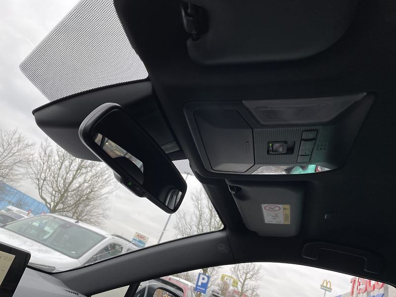 Toyota RAV4 2.5 Plug-in Hybrid ODBĚR 10/26 - fotka 32 z 34
