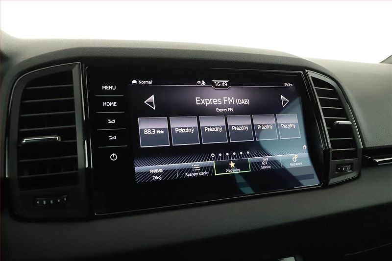 Škoda Karoq (2025) 1.5 TSI, SPORTLINE, SENZORY - fotka 12 z 18