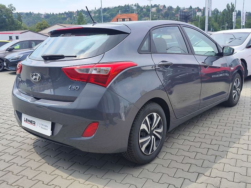 Hyundai i30 1.6 CRDI/81kW - fotka 5 z 24