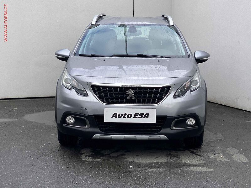Peugeot 2008 (2017) 1.2 PT, Allure, navi, kamera - fotka 2 z 17