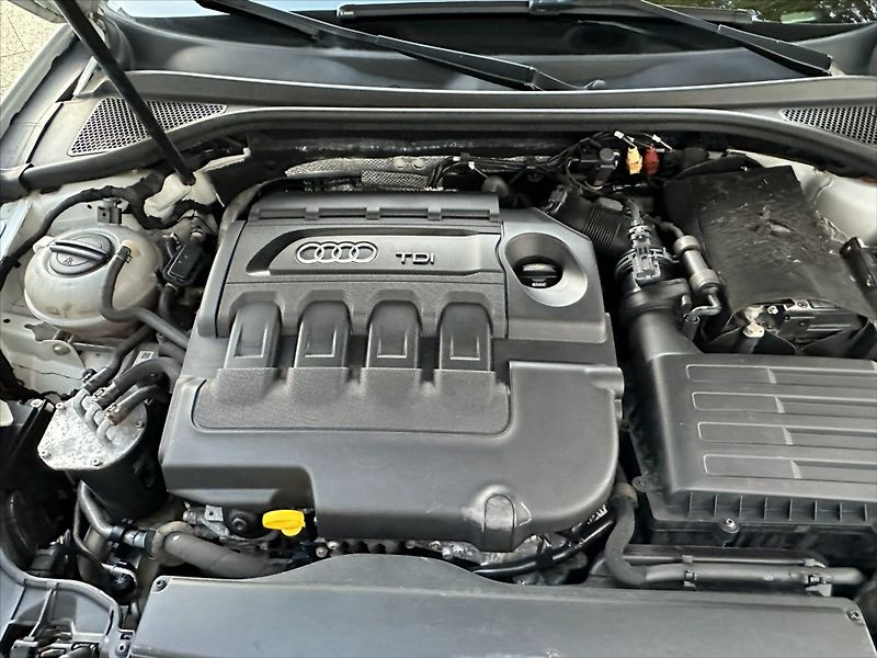 Audi A3 1,6 81kW  Sportback - fotka 41 z 45