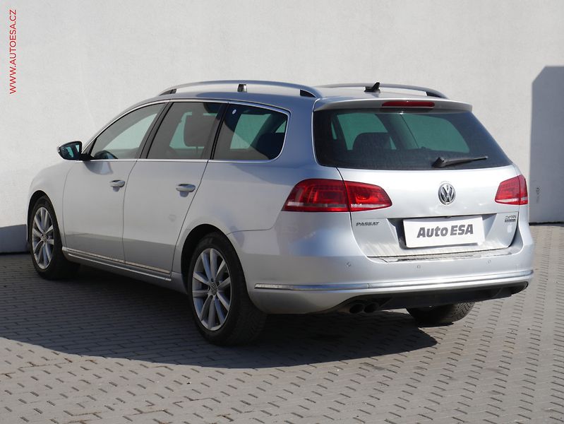 Volkswagen Passat (2012) 2.0TDi, ČR, Highline, DSG - fotka 6 z 17
