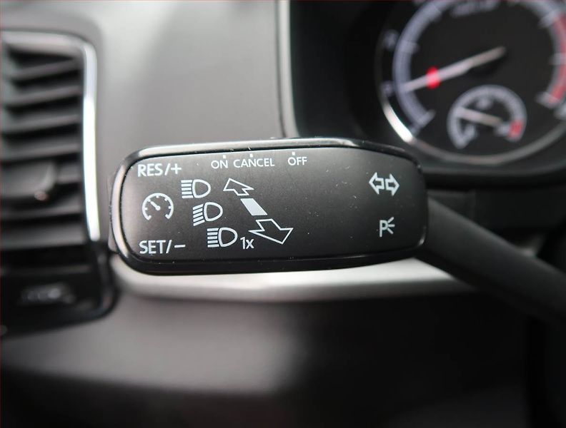 Škoda Karoq (2020) Ambition 1.0 TSI, Serv.kniha - fotka 16 z 20