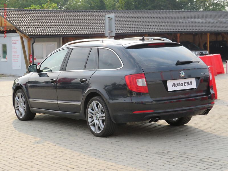 Škoda Superb (2011) 3.6 V6 4x4, ČR, Exclusive - fotka 6 z 28