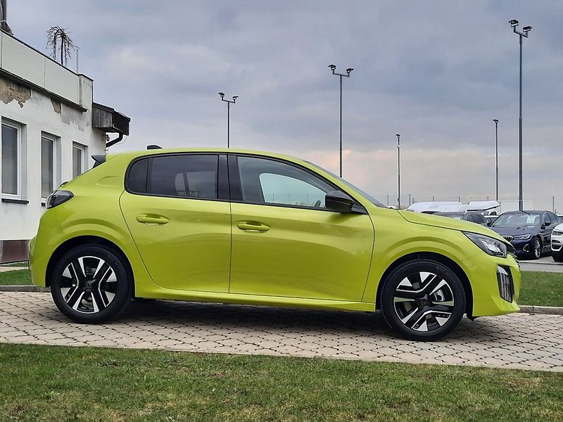 Peugeot 208 (2026) STYLE 1,2 TURBO 100k M6 - fotka 9 z 25
