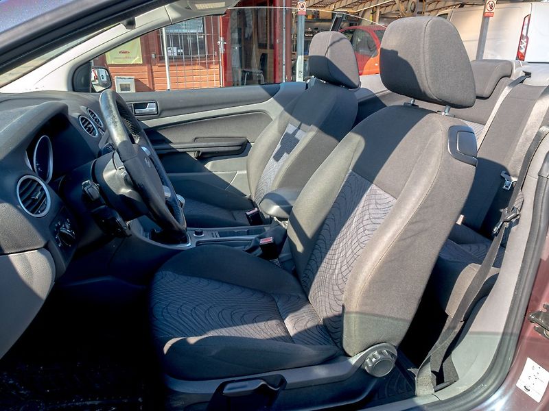 Ford Focus (2008) 1.6i 16V 74KW – KABRIO - fotka 13 z 41