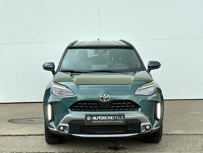 Toyota Yaris Cross 1.5 HSD 130k e-CVT AWD Executi - fotka 4 z 23