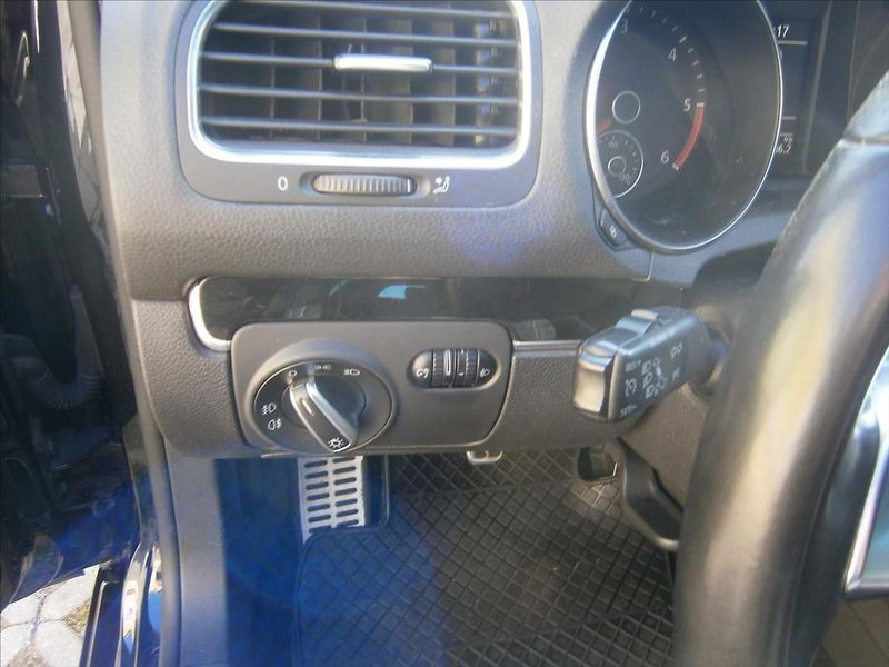 Volkswagen Golf 2,0 TDI  GTD 125 KW - fotka 9 z 12