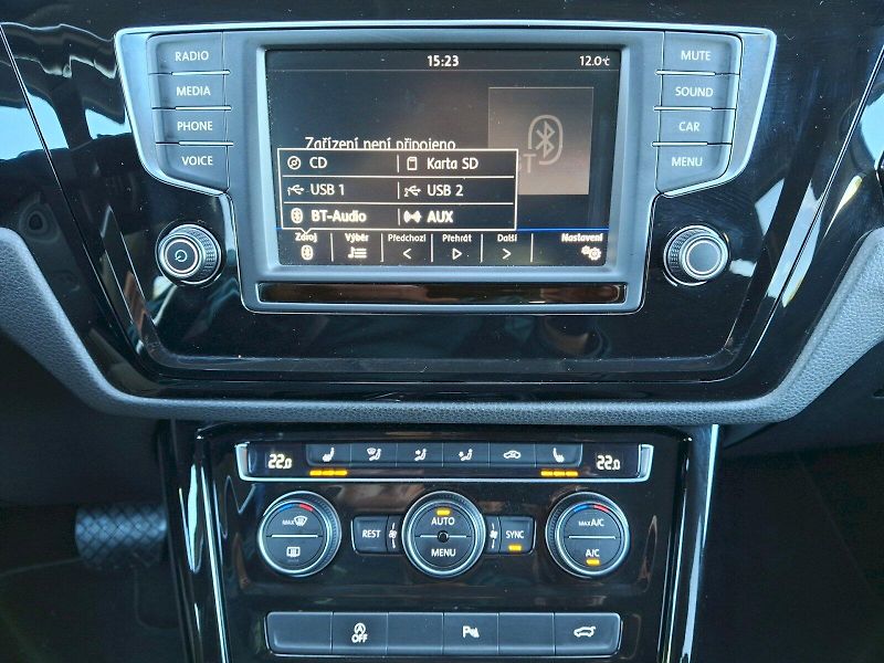 Volkswagen Touran (2017) HighLine DSG 2,0TDi 110kW - fotka 6 z 35