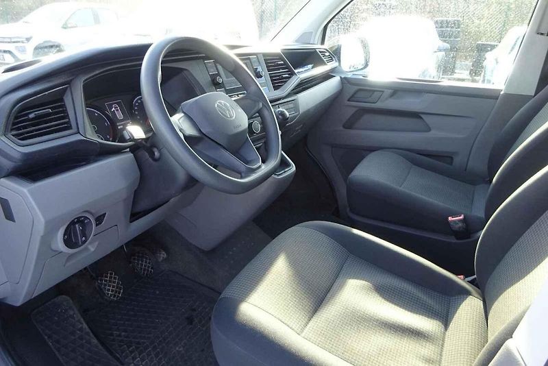 Volkswagen Transporter T6 2.0 TDI.
