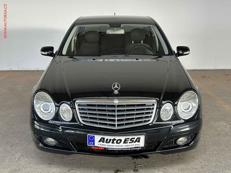 Mercedes-Benz Třídy E (2007) 2.2CDi E220, 1.maj, Xenon - fotka 2 z 15