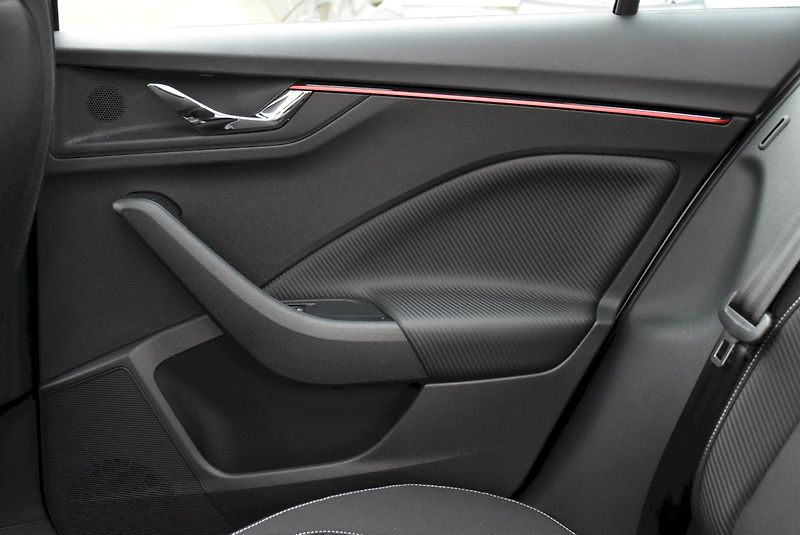 Škoda Kamiq (2025) Monte Carlo 1,0 TSI 85 kW 7° a - fotka 30 z 36