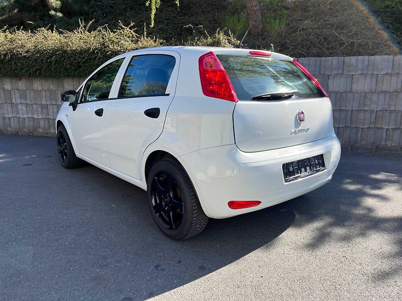 Fiat Punto 1.2 8v 51 kW 43.000KM - fotka 5 z 10