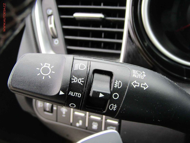 Kia XCeed (2023) 1.5T-GDi, ČR, AT, LED, navi - fotka 11 z 22