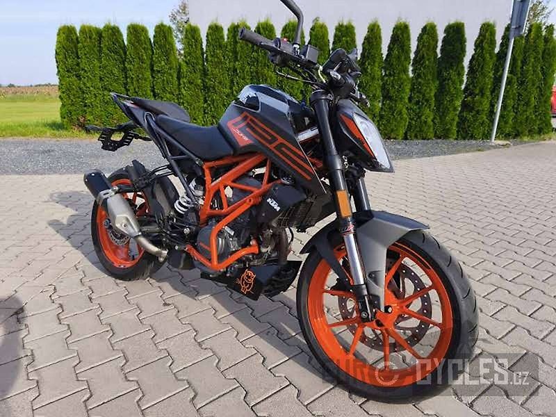 KTM 125 Duke (2021) - fotka 1 z 11