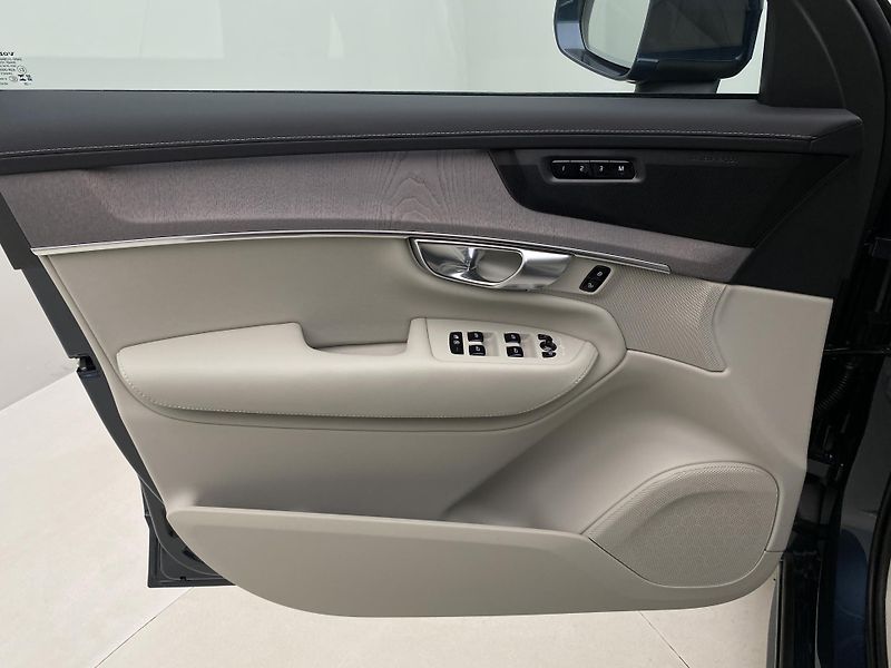 Volvo XC90 (2026) B5 AWD AUT BRIGHT PLUS 7míst - fotka 7 z 70
