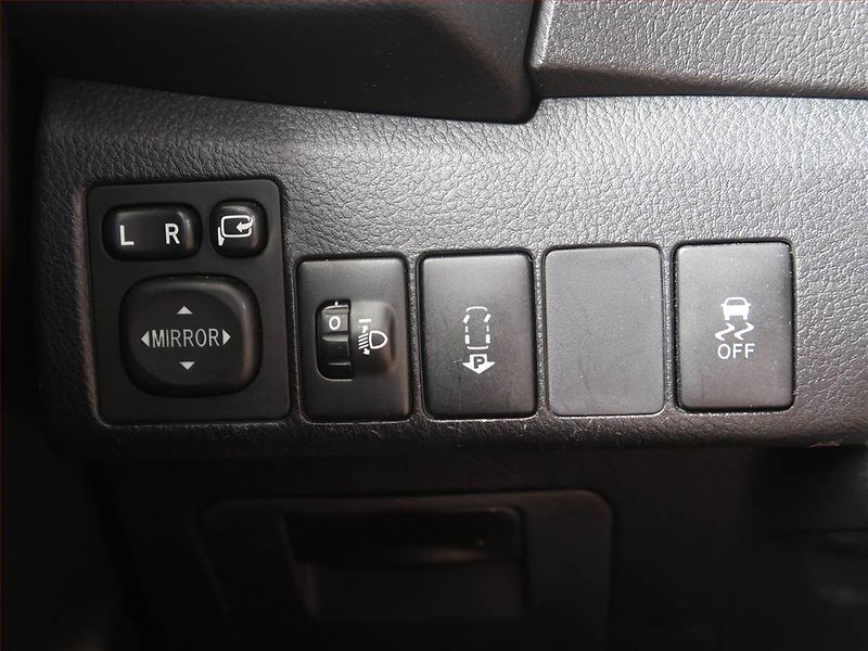 Toyota Corolla (2014) 1.6 Valvematic, Automat, ČR - fotka 15 z 15
