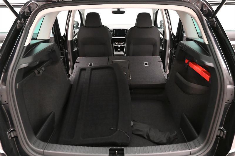 Škoda Karoq 2,0 TDI 110 kW VIRTUAL Kamera - fotka 11 z 30