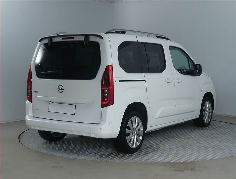 Opel Combo (2021) Elegance 1.5 CDTI, 5Míst, ČR - fotka 5 z 18