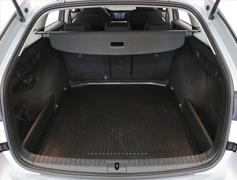 Škoda Octavia (2023) Ambition 2.0 TDI, ČR,1.maj - fotka 13 z 25