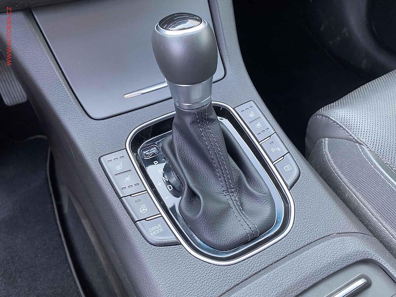 Hyundai i30 (2021) 1.5 TGDi MHEV, 1.maj,ČR - fotka 16 z 20