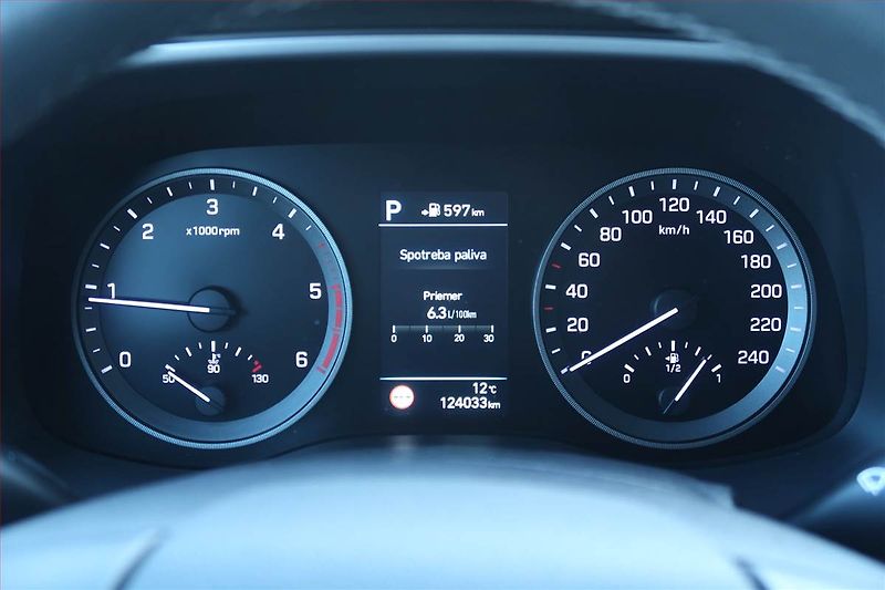 Hyundai Tucson (2018) 1.6 CRDi, Automat, Serv.kniha - fotka 11 z 29