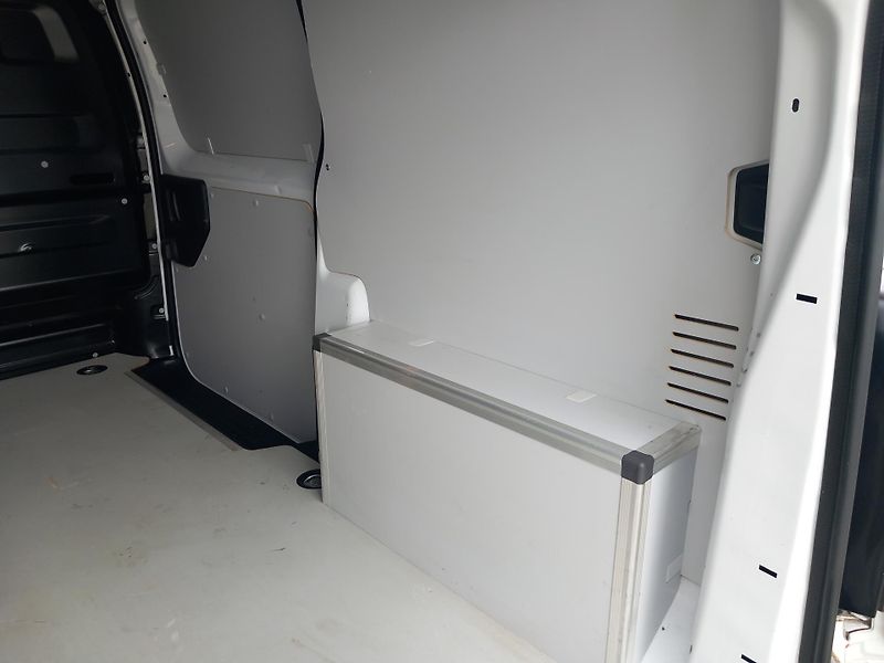Citroën Jumpy (2023) 1,5HDi 1.MAJ POUZE 46t.KM! DPH - fotka 14 z 36