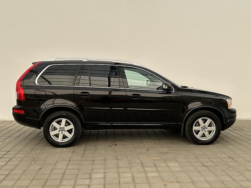 Volvo XC90 2.4 D5 4x4 Summmum - fotka 4 z 25