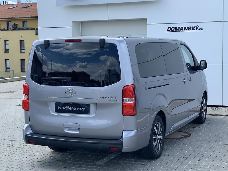 Toyota ProAce Verso L2 VIP WEBASTO 2.0 D-4D AT8 - fotka 11 z 32