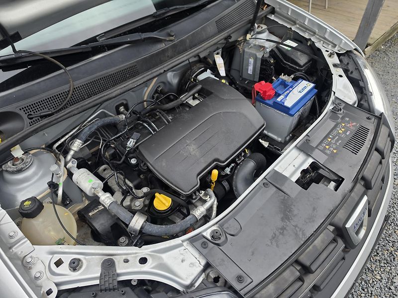 Dacia Sandero 1.1 Klimatizace  - fotka 13 z 17