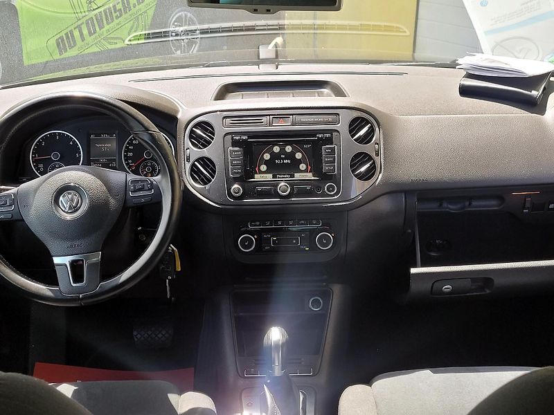 Volkswagen Tiguan 2,0 TDi DSG 4motion SERV.KNÍŽK - fotka 28 z 41