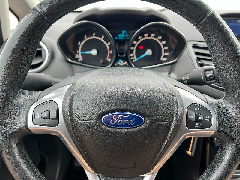 Ford Fiesta (2014) 1.0i 74kW Titanium! Tažné! - fotka 22 z 27