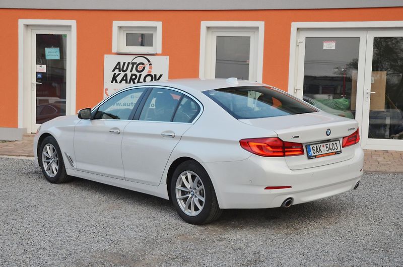 BMW Řada 5 (2017) 520d xDrive 140kW / ČR / DPH  - fotka 4 z 36