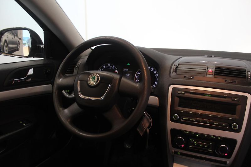 Škoda Octavia (2010) 1.4 TSI 90kW Nez.Topení - fotka 24 z 31