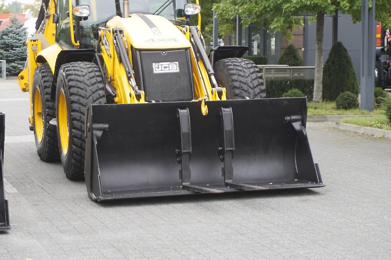 JCB (2022) 4CX PRO / 3400 MTH! / 2022 - fotka 20 z 20
