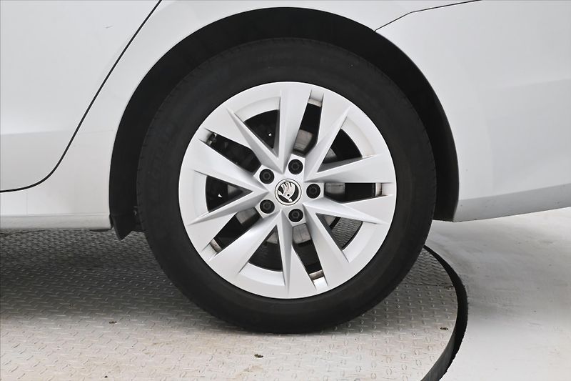 Škoda Octavia 2,0 TDI 110kW DSG Style Záruka - fotka 32 z 32