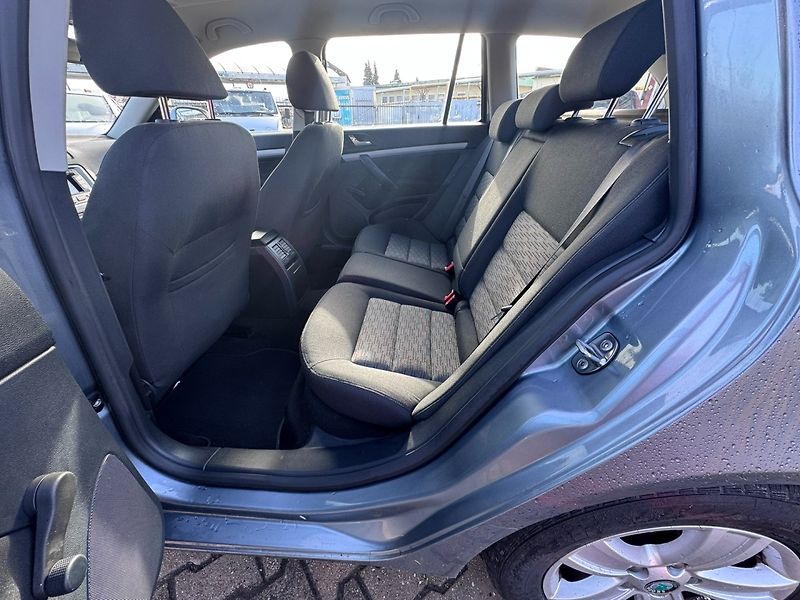 Škoda Octavia (2012) 1,6 TDI 77KW TAŽNÉ SK FACELIFT - fotka 34 z 49