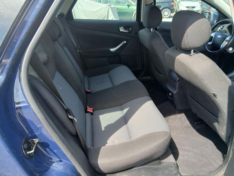 Ford Mondeo 2.2 TDCI, tažný, ALU - fotka 26 z 29